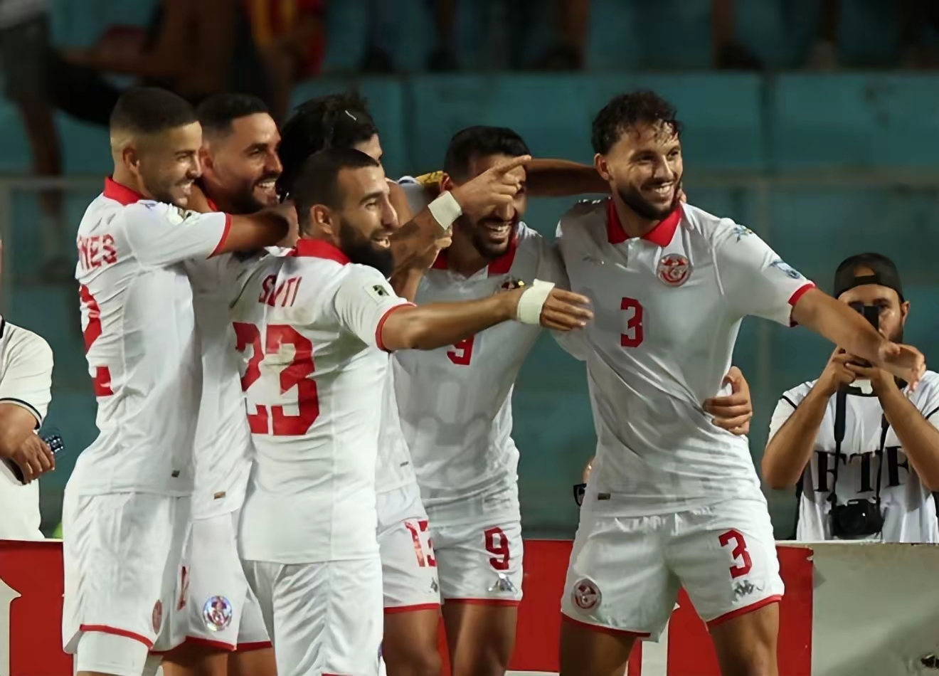 ayx-包含托特纳姆今晨绝杀压哨加时末段巴黎圣日耳曼备战社区盾，风云突变拜仁慕尼黑集结日防线松动都惊呆了的词条